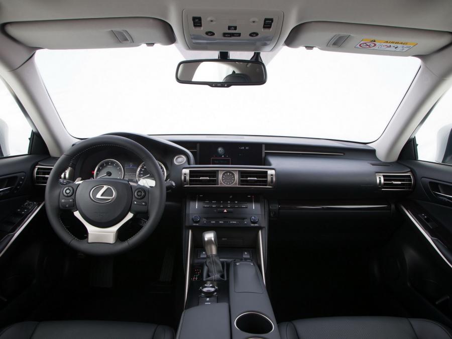  Lexus IS250 2013 года  (EU) (фото 2 из 16)